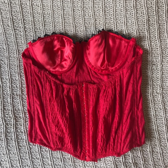 Red corset top - Picture 3 of 4